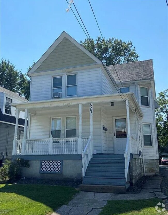 Building Photo - 2044 W 100th St