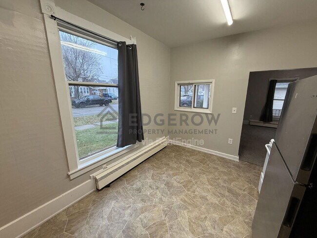 Foto del edificio - 136 Centennial St