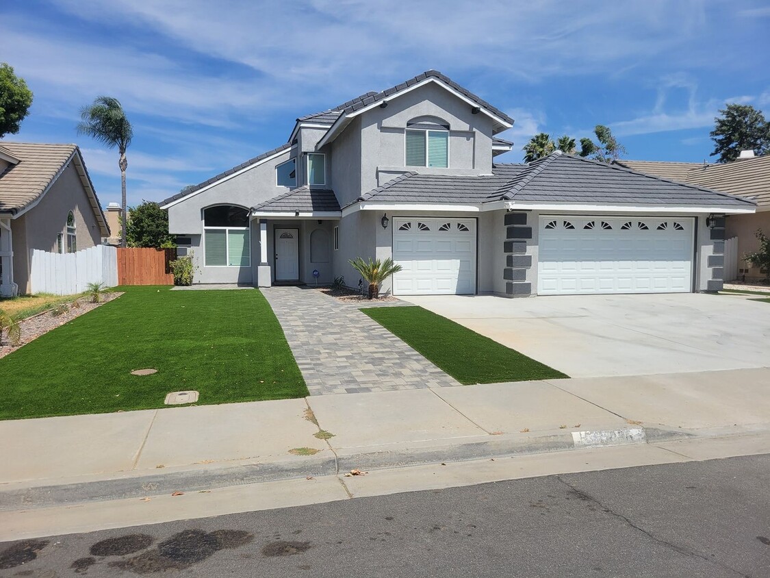 Primary Photo - Beautiful Brand New 4 Bedroom 3 Bathroom H...