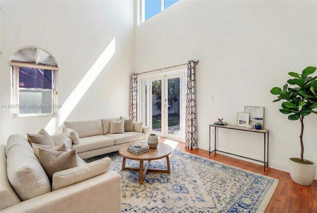 Foto del edificio - 19144 NW 13th St