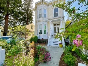 Building Photo - 549 Brown St