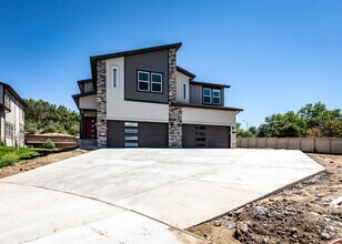 Building Photo - 5373 Sky Top Ln