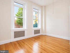 Building Photo - 2808 W Girard Ave