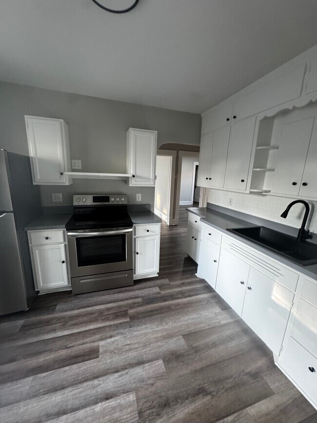 Foto del edificio - 8615 W Adler St