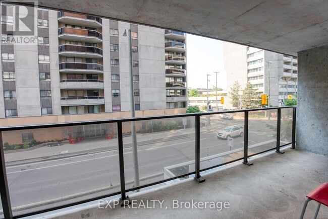 Building Photo - 475-475 Laurier Ave W