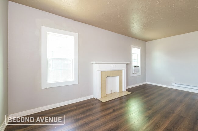 Building Photo - 2008 NE 30th St