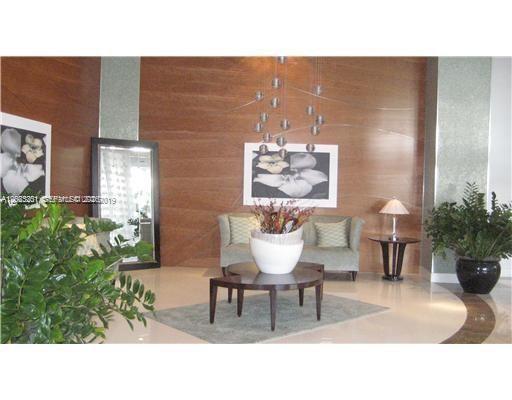 Foto del edificio - 6301 Collins Ave