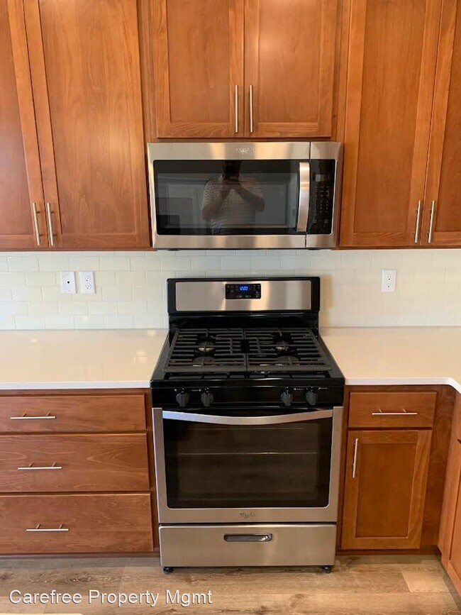 Building Photo - 3 br, 2.5 bath House - 201 East Barbaras Way