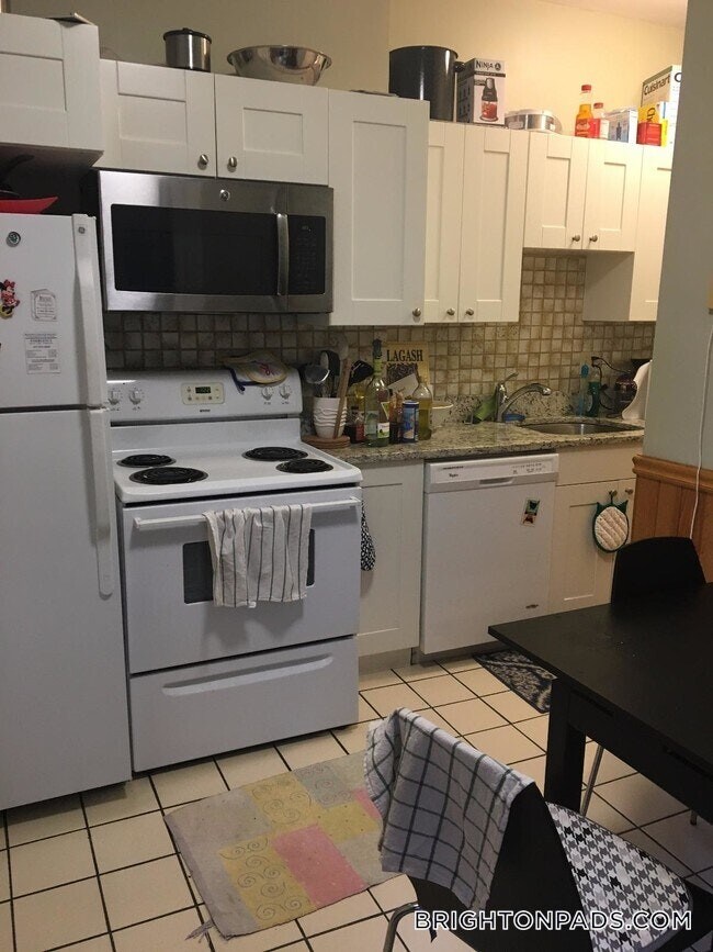 Foto del edificio - 153 Strathmore Rd