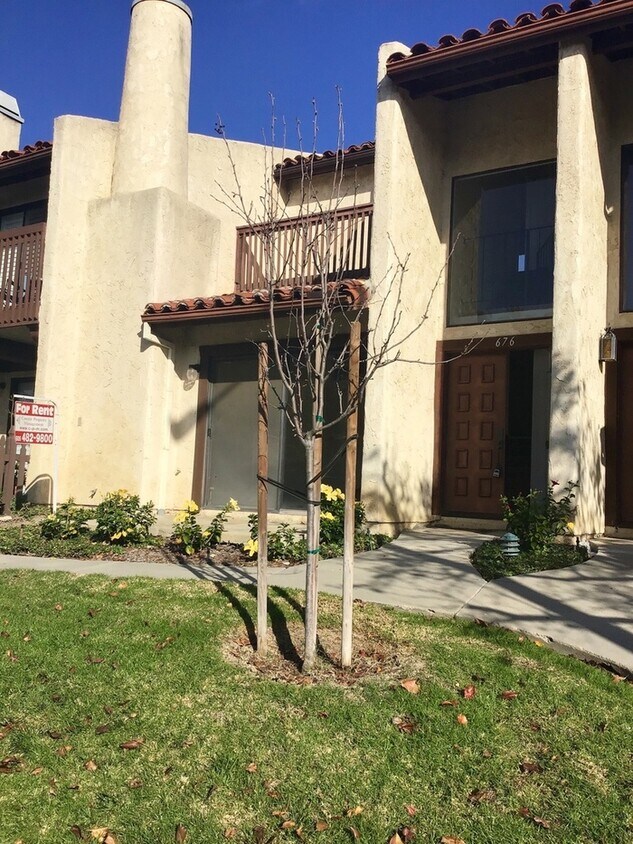Foto principal - 676 Rosewood Ave
