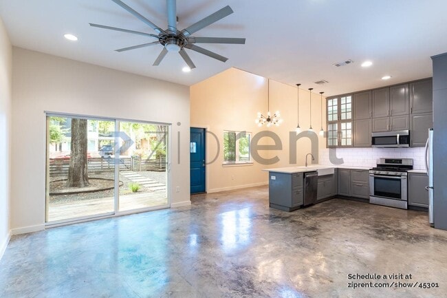 Foto del edificio - 2104 Haskell St