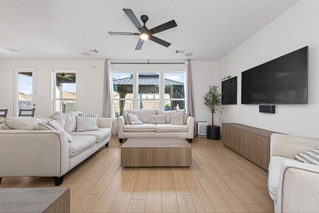 Building Photo - 15627 Tawny Stark Dr