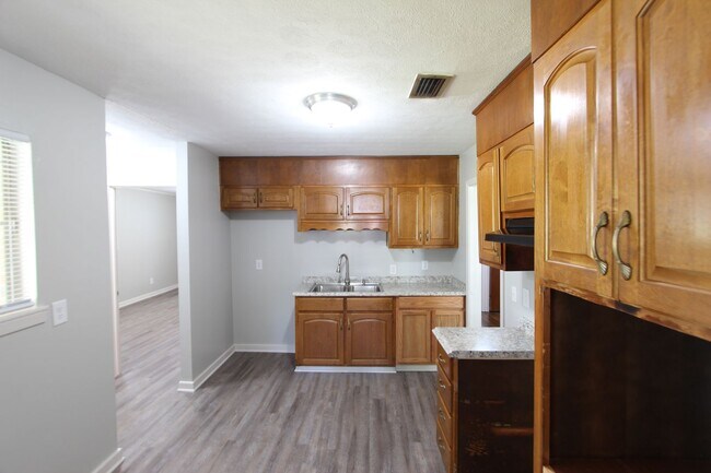 Foto del edificio - 2307 17th St Ensley