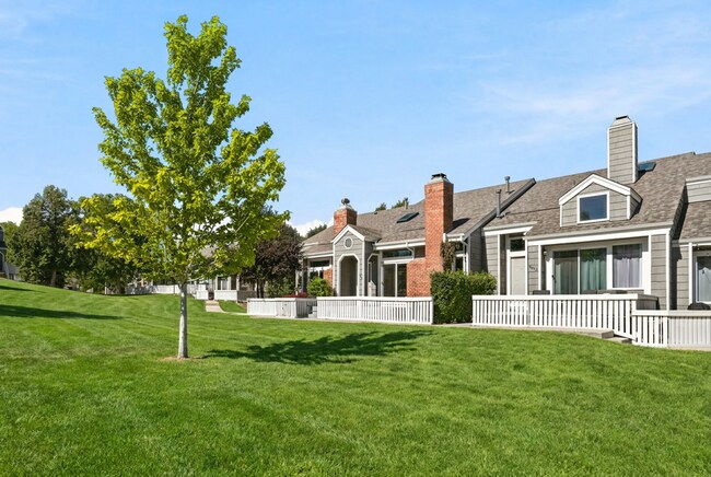Photo - Beautiful Highlands Ranch 2 Bedroom + Loft Home with Spacious Layout & Prime Location