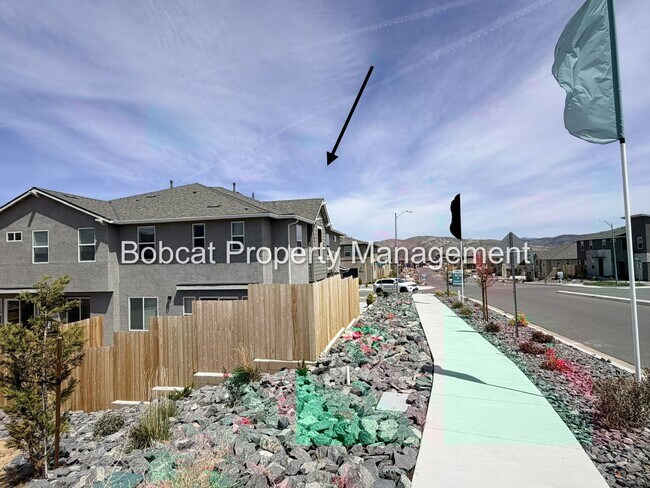 Foto del edificio - Stylish Corner Lot Townhome with No Rear Neighbors