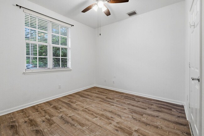 Foto del edificio - 276 Quarry Knoll Way