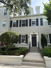 Building Photo - 537 Campus St