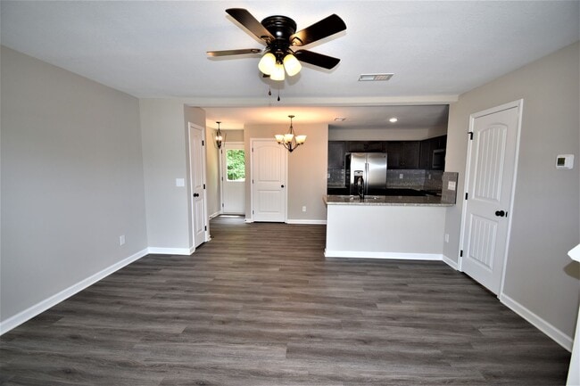 Building Photo - Glenstone Springs Dr - 428