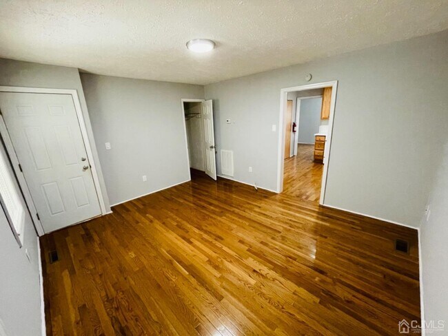 Foto del edificio - 650 Cornell St