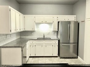 Building Photo - 2414 Longview St