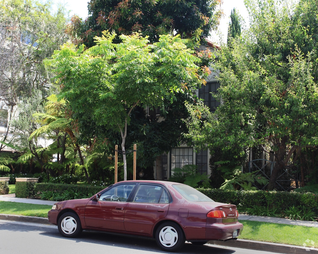Primary Photo - 124 S Camden Dr