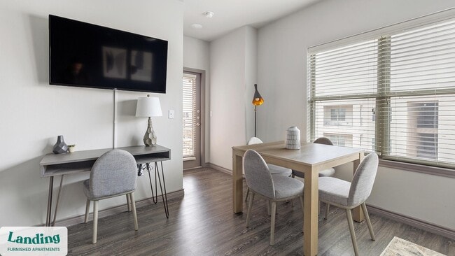 Building Photo - 650 S Main St