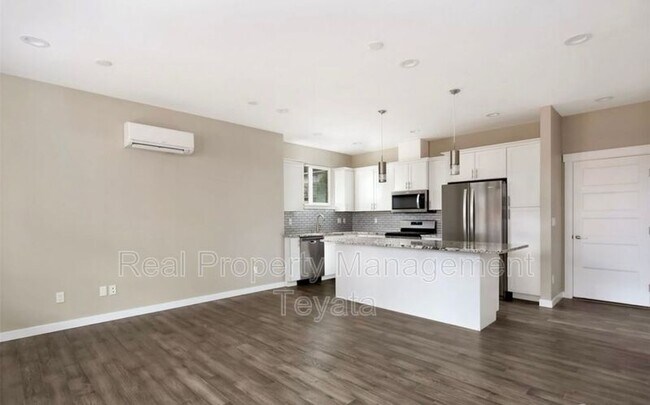 Building Photo - 5686 Sunstone Pl