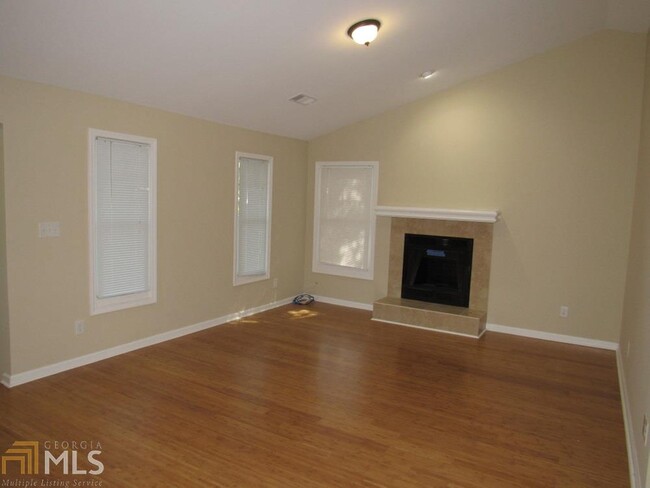Building Photo - 1760 Shady Creek Ln NE