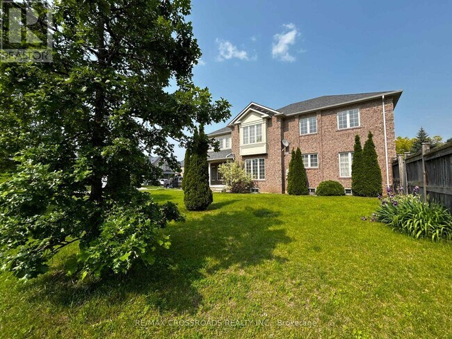 Building Photo - 33 Bugelli Dr