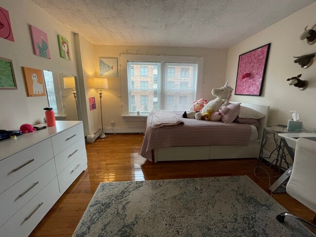 Building Photo - 74 Ashford St