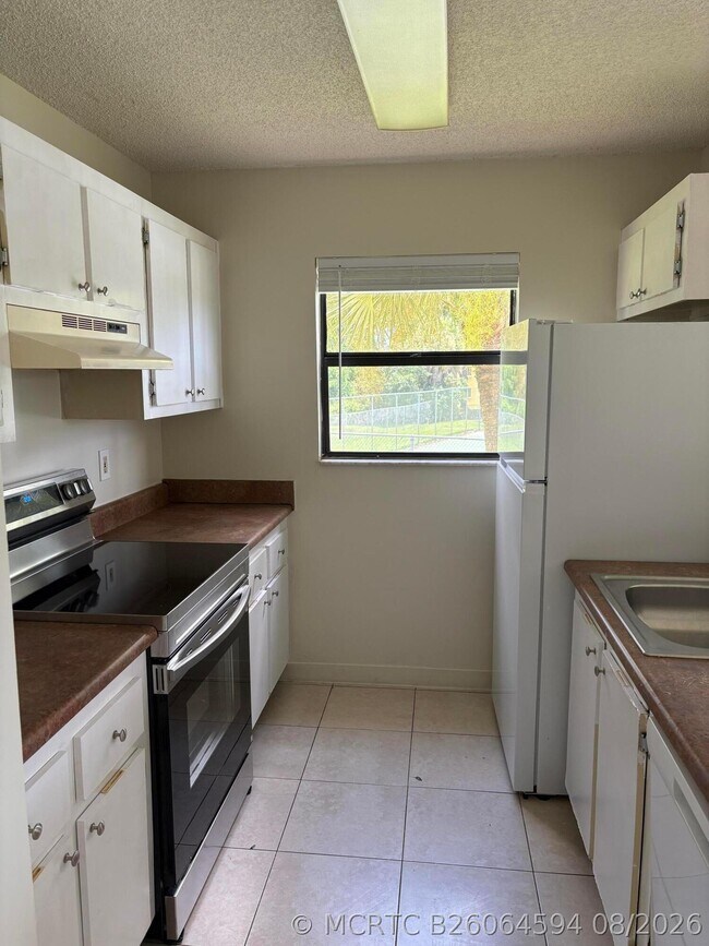 Foto del edificio - 1437 W Circle Dr
