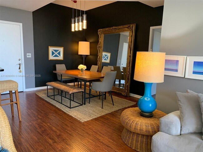 Foto del edificio - 2775 NE 187th St