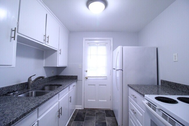 Foto del edificio - One Bedroom Duplex in North Kansas City