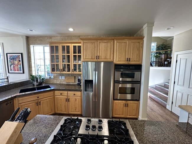 Building Photo - Large Furnished home on Awbrey Butte