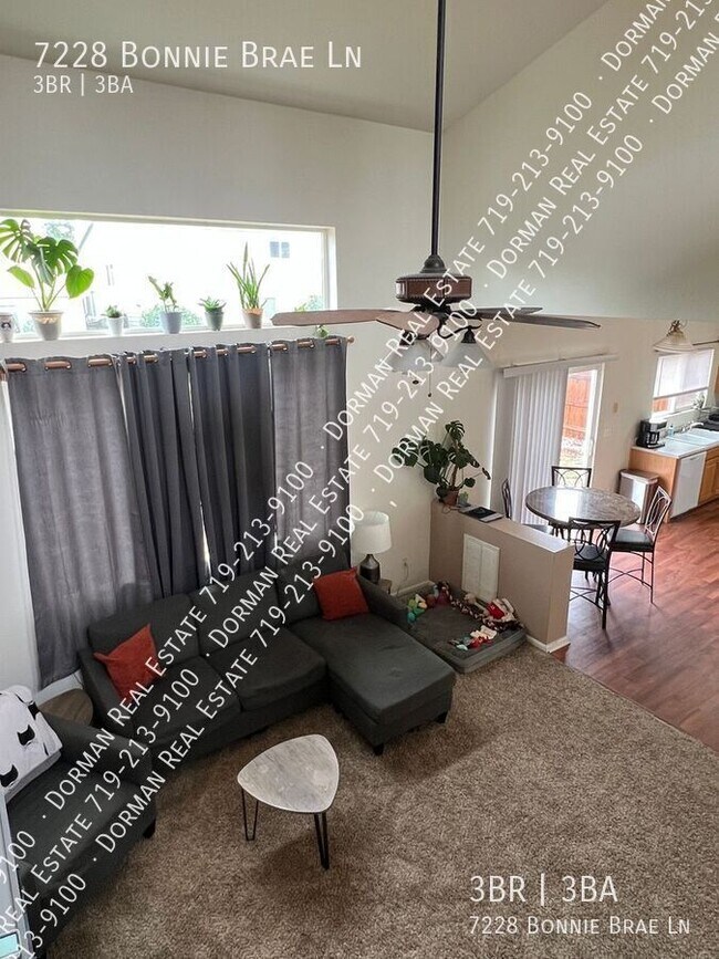 Foto del edificio - 7228 Bonnie Brae Ln