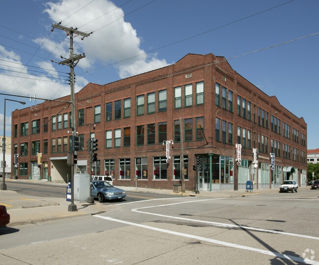 Building Photo - 523 Jackson St