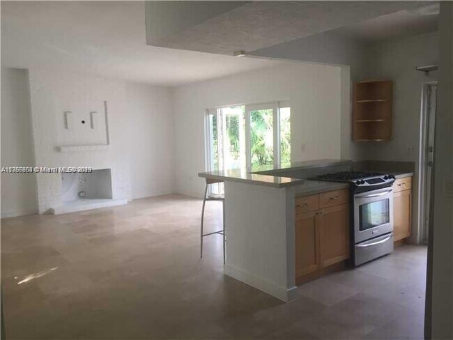 Building Photo - 5863 SW 77th Terrace