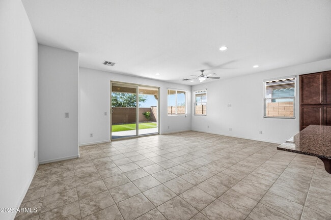 Foto del edificio - 14755 W Soft Wind Dr