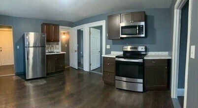 Building Photo - 421 Logan St