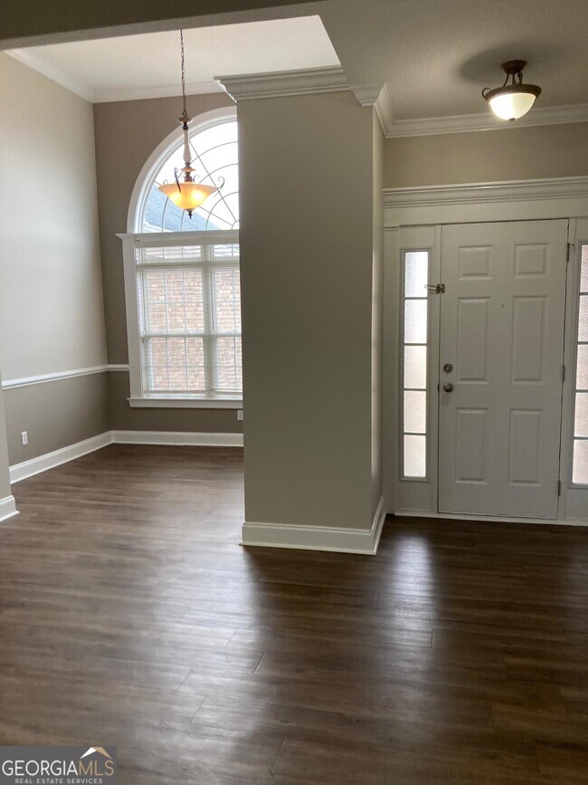 Foto del edificio - 1615 Hucknall Pl