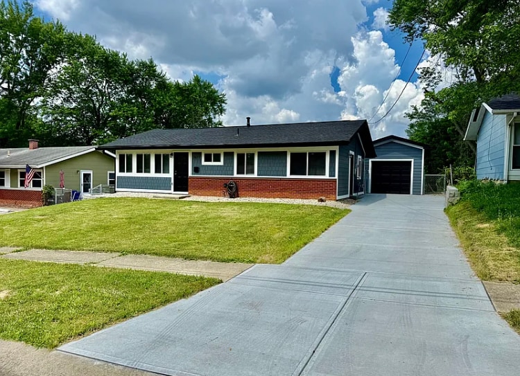 Primary Photo - 9677 Cedarhurst Dr