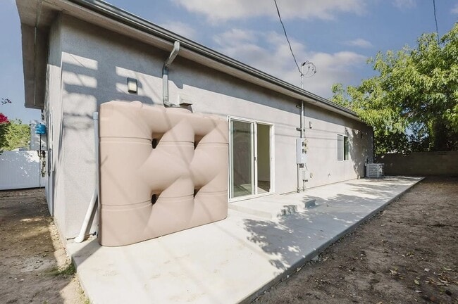 Building Photo - 9958 Marklein Ave