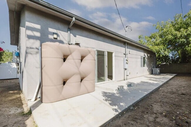 Foto del edificio - 9958 Marklein Ave