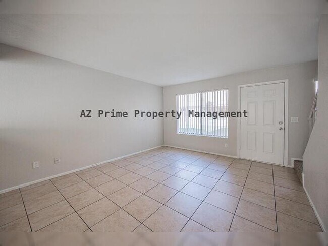 Building Photo - 4828 W Orangewood Ave