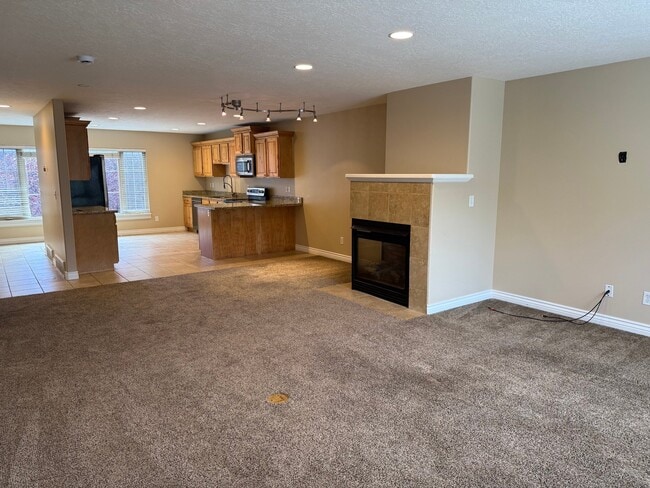 Building Photo - 1361 Mossy Springs Ln