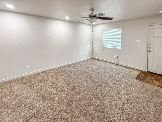 Building Photo - 10535 Mills Rd