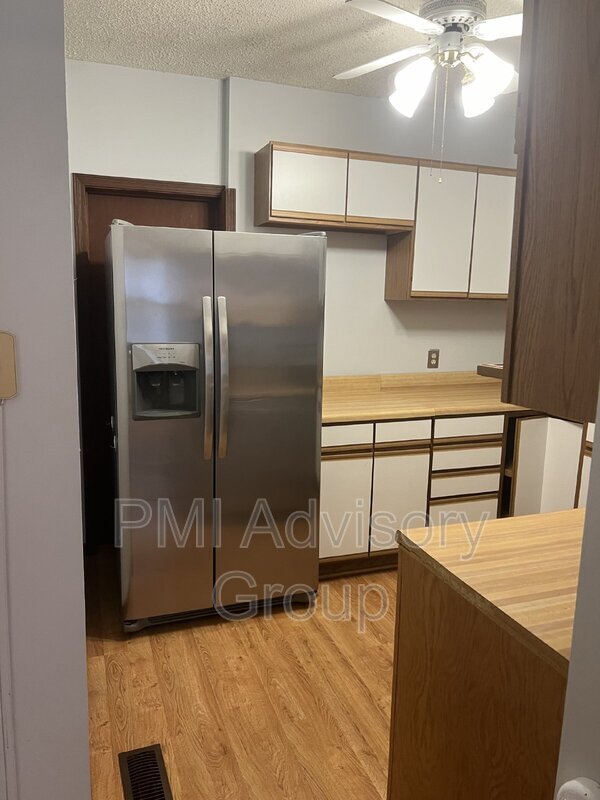 Foto del edificio - 814 NE Winfield Ave