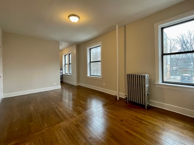 Foto del edificio - 1544 N Kedzie Ave