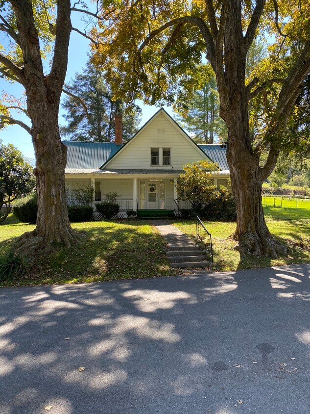 Primary Photo - 135 Crawfish Rd