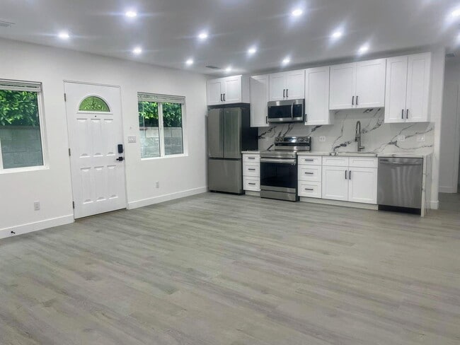 Building Photo - 19057 Friar St